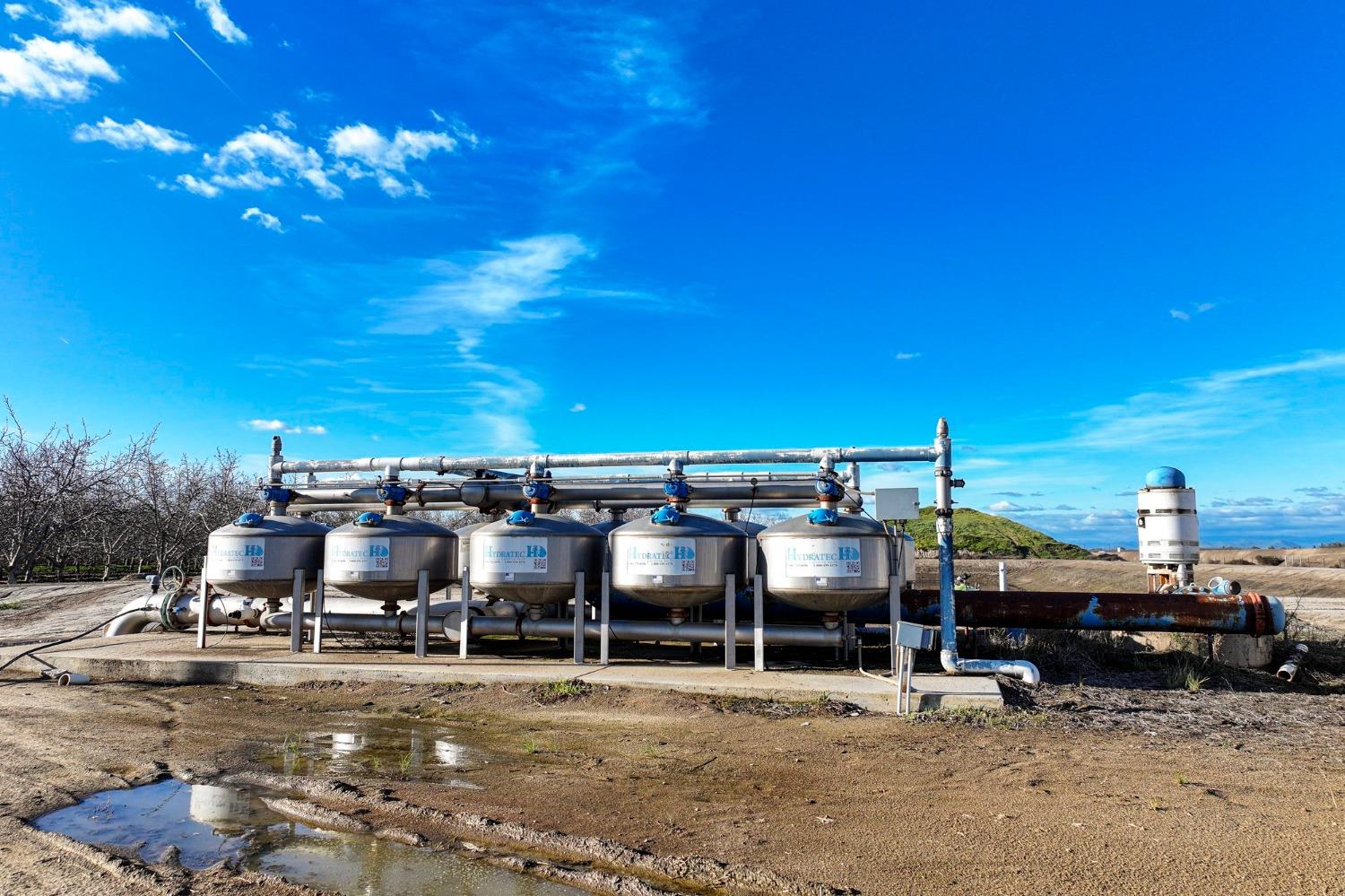 3012 N Oakmore St, Tulare, CA 93274