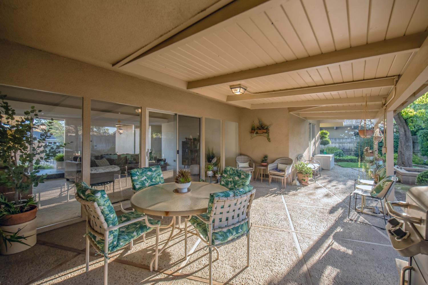 1387 W Sample Way, Fresno, CA 93711