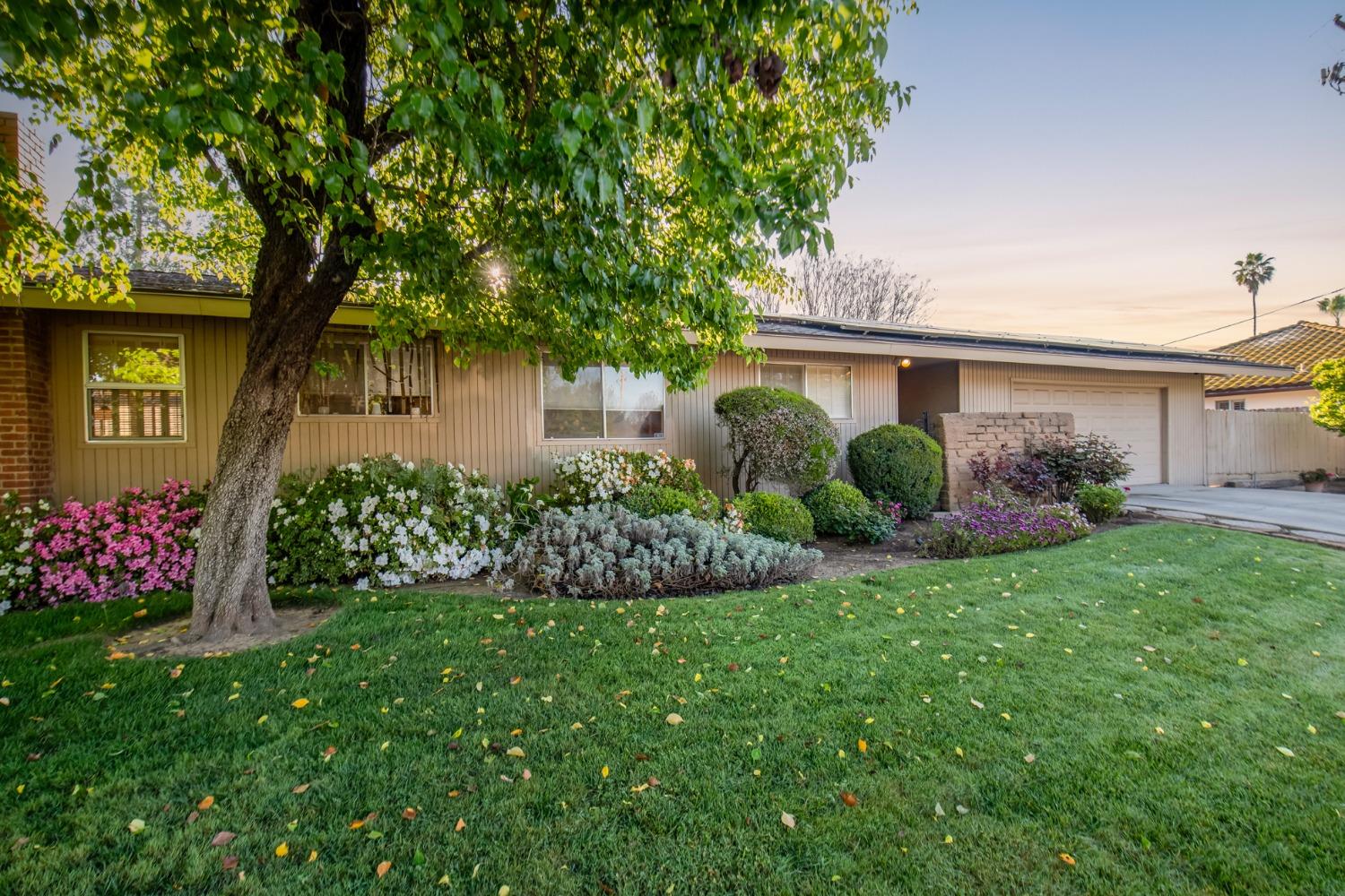 1387 W Sample Way, Fresno, CA 93711