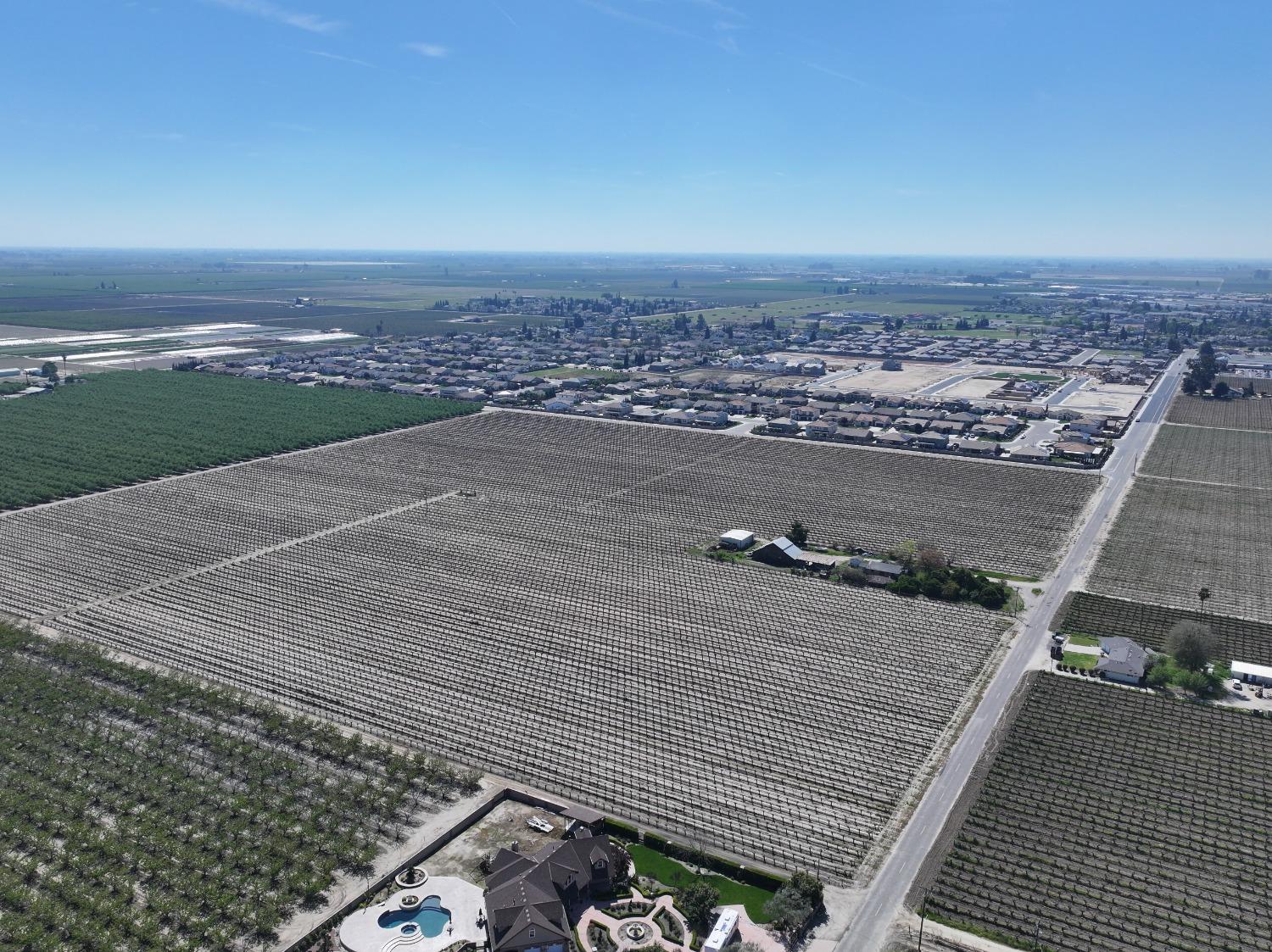 6350 S Armstrong Ave, Fowler, CA 93625