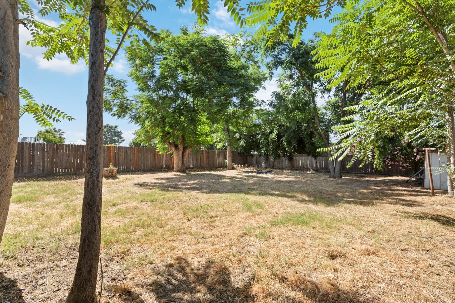 4139 E Hedges Ave, Fresno, CA 93703
