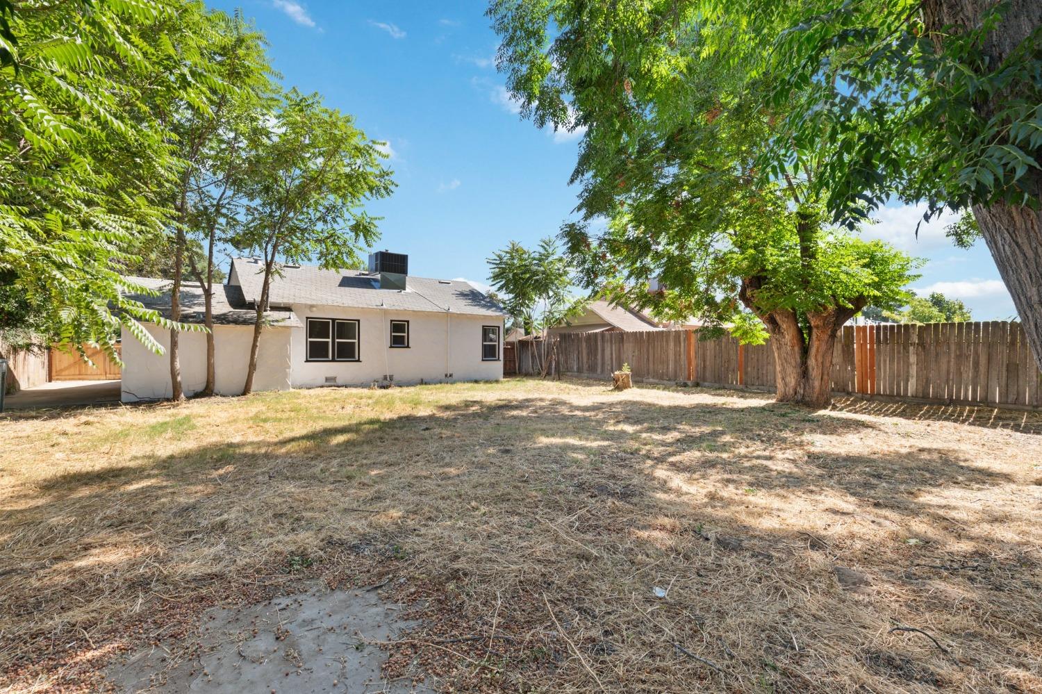 4139 E Hedges Ave, Fresno, CA 93703