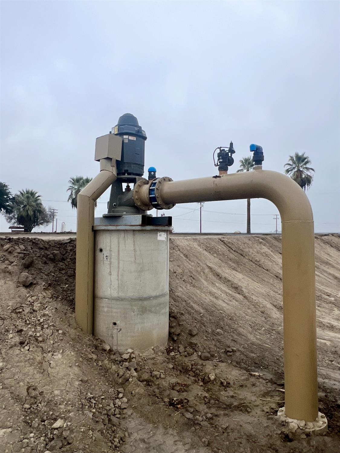 4005 Idaho Ave, Hanford, CA 93230