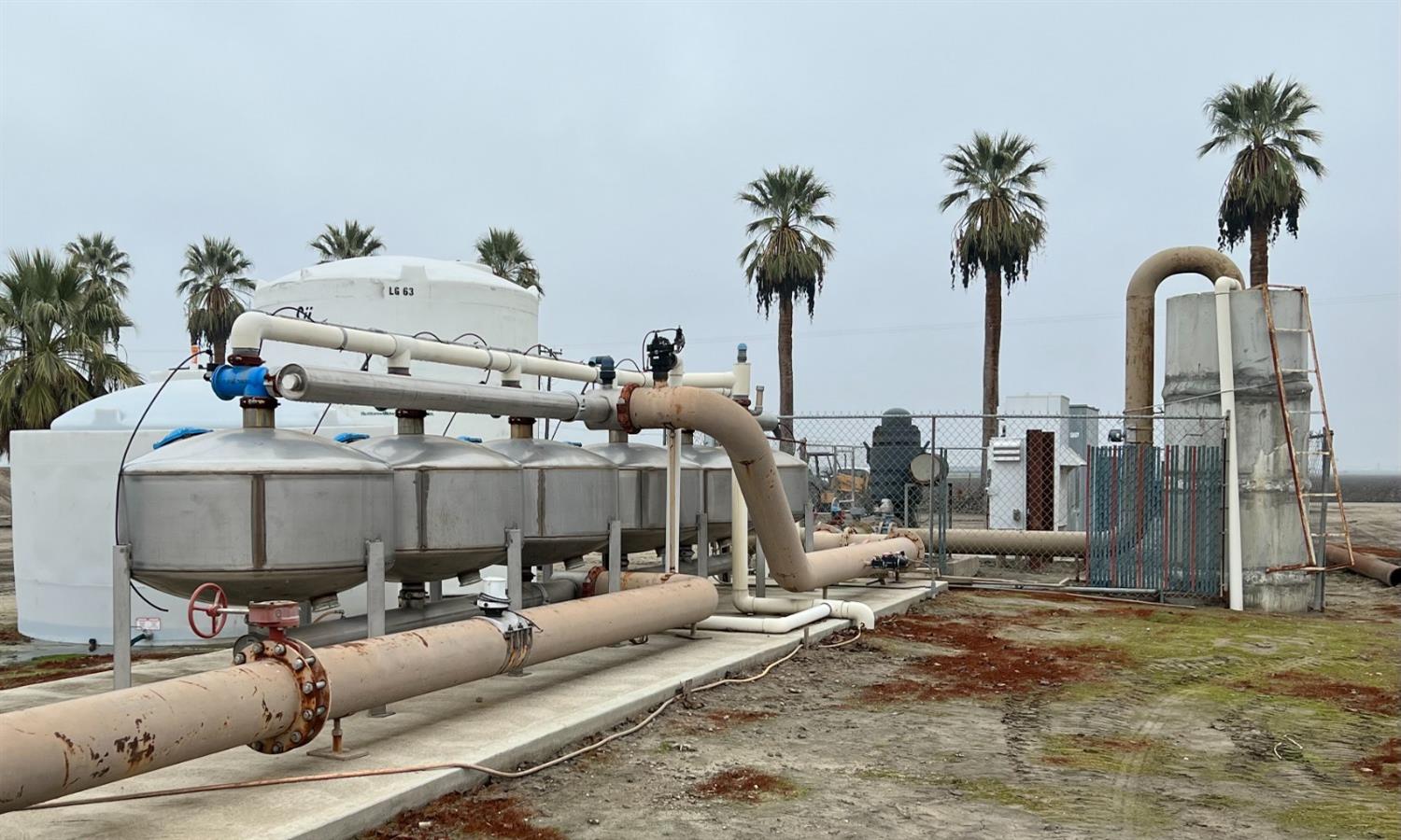 4005 Idaho Ave, Hanford, CA 93230