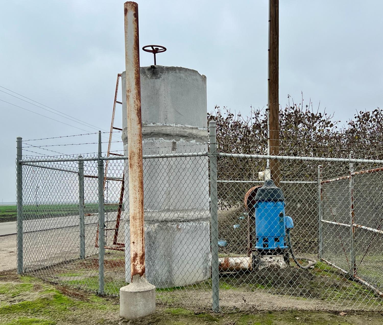 4005 Idaho Ave, Hanford, CA 93230