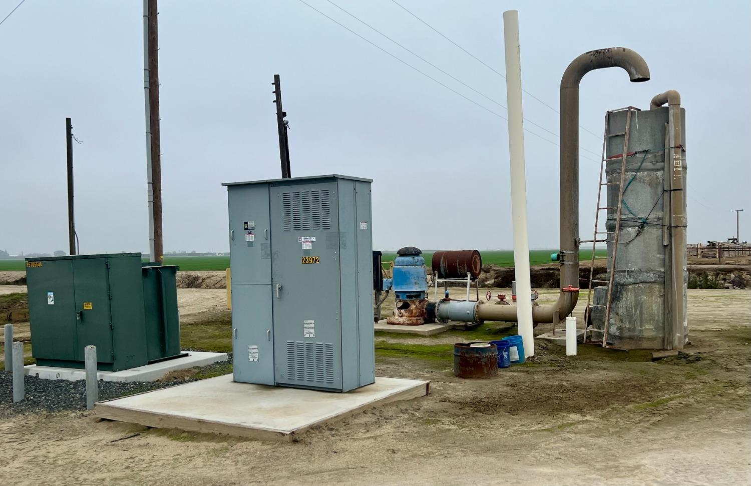 4005 Idaho Ave, Hanford, CA 93230