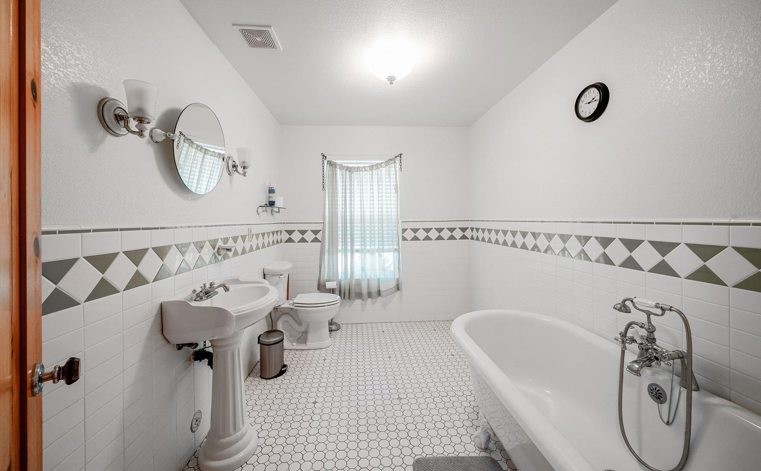 37491 Verde Ave, Madera, CA 93636