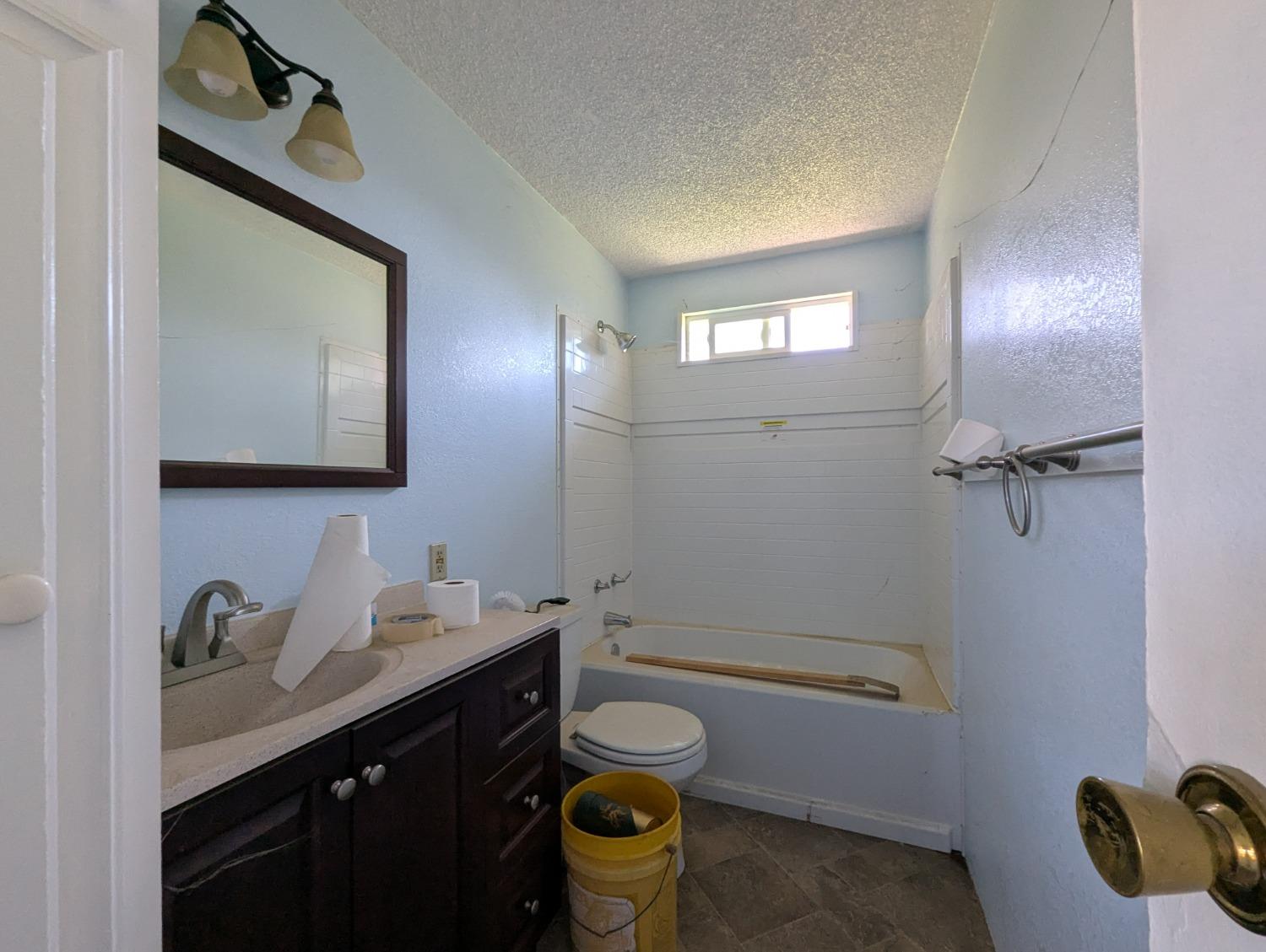 45288 Sand Creek Rd, Yokuts Valley, CA 93675