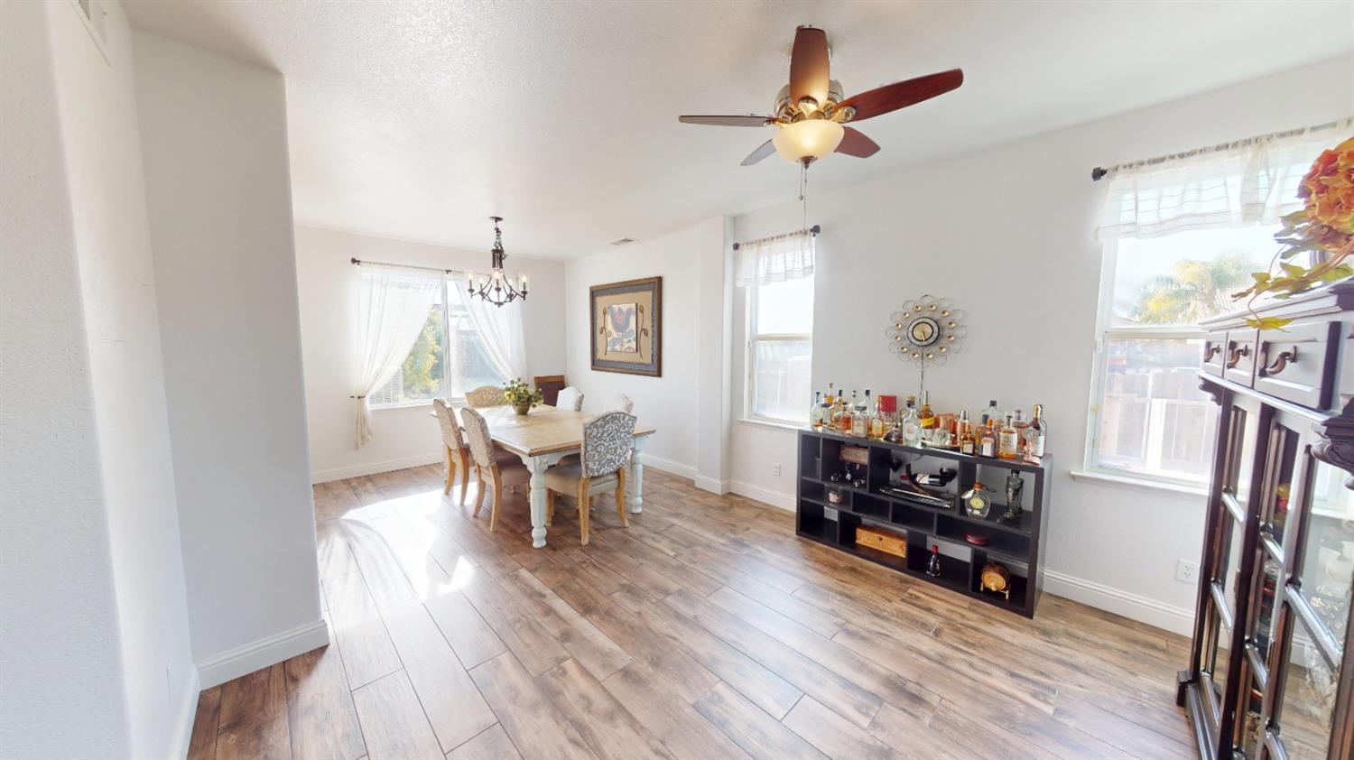 1051 N Coventry Ave, Clovis, CA 93611