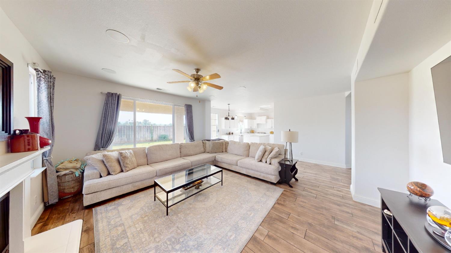 1051 N Coventry Ave, Clovis, CA 93611