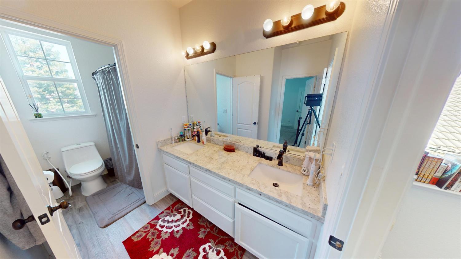 1051 N Coventry Ave, Clovis, CA 93611