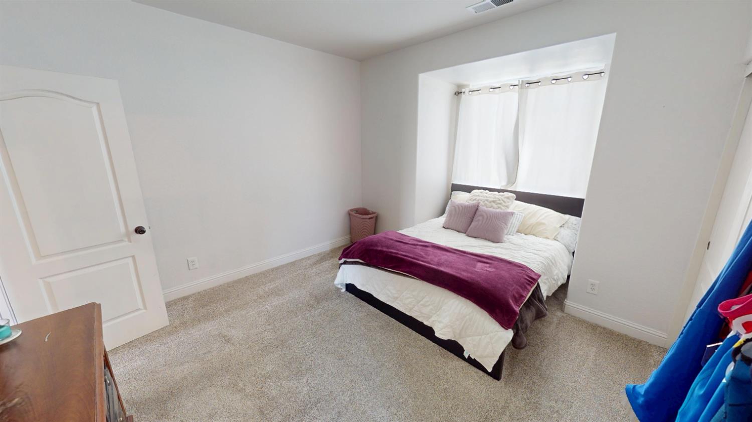 1051 N Coventry Ave, Clovis, CA 93611