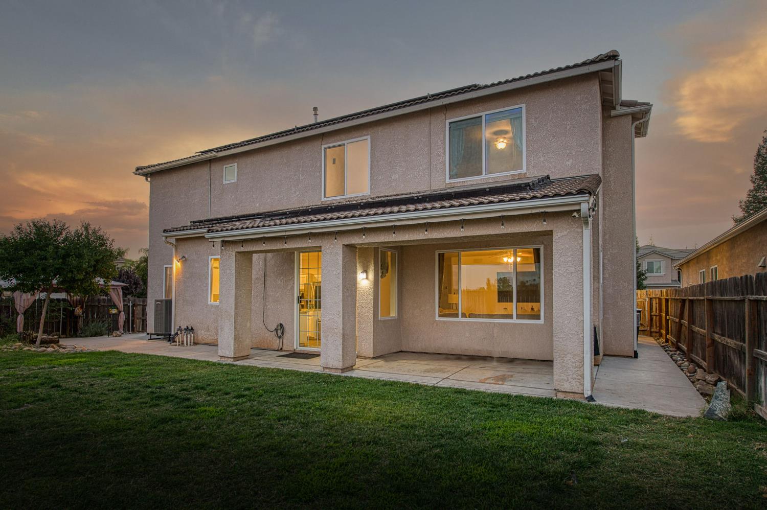 1051 N Coventry Ave, Clovis, CA 93611