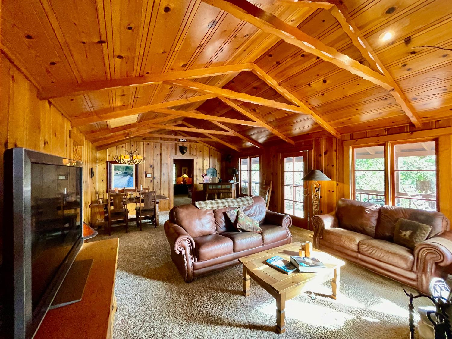 39121 Lake Drive, Bass Lake, CA 93604