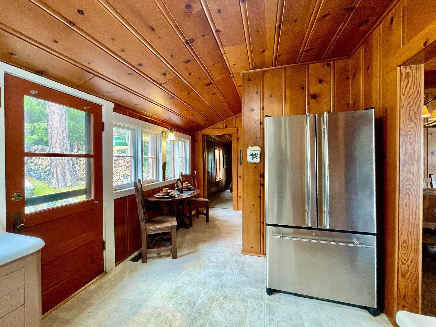 39121 Lake Drive, Bass Lake, CA 93604