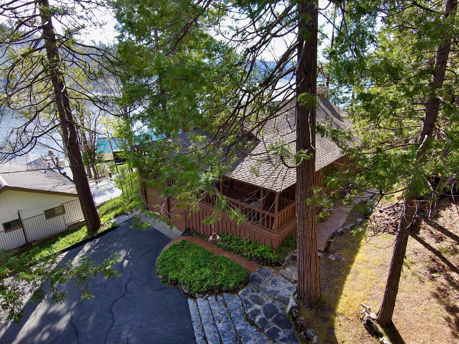 39121 Lake Drive, Bass Lake, CA 93604