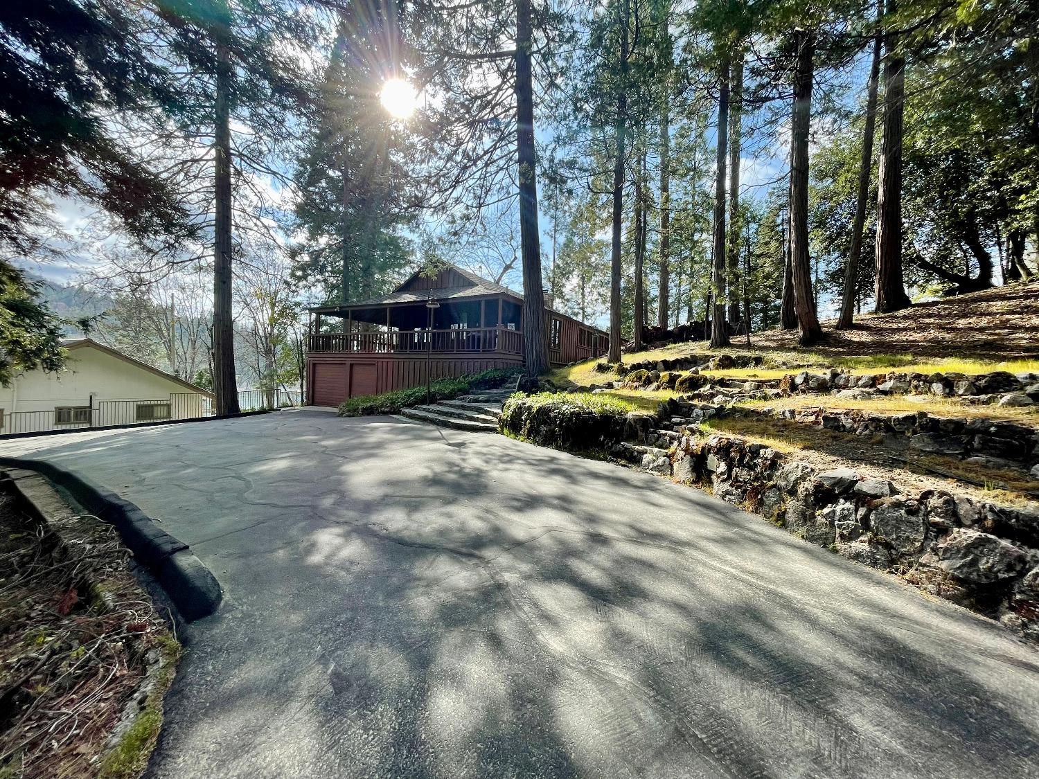 39121 Lake Drive, Bass Lake, CA 93604