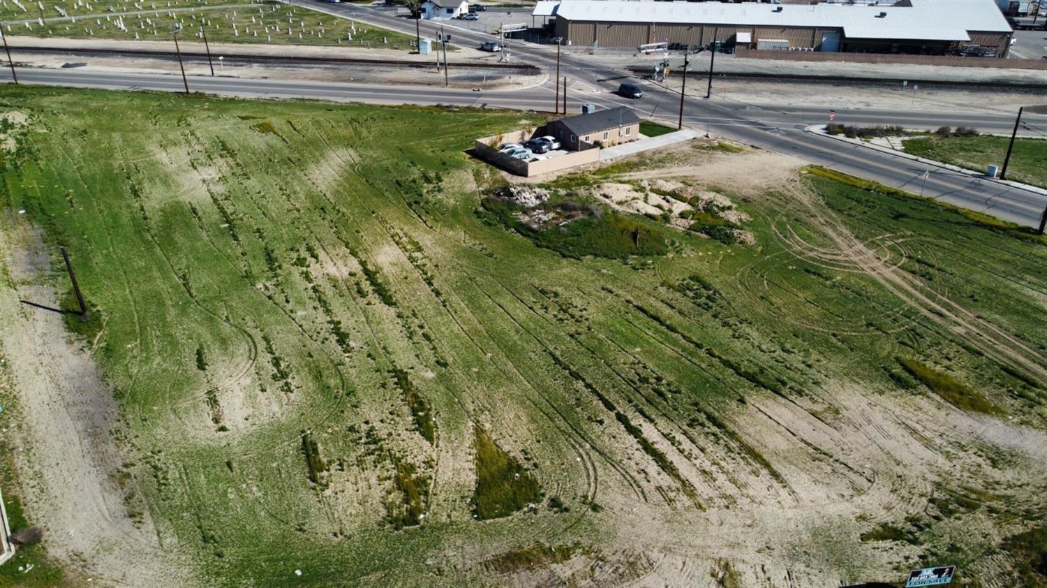 2753 Thompson Ave, Selma, CA 93662