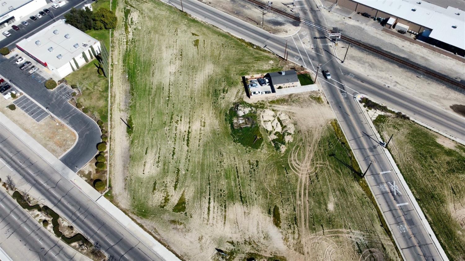 2753 Thompson Ave, Selma, CA 93662