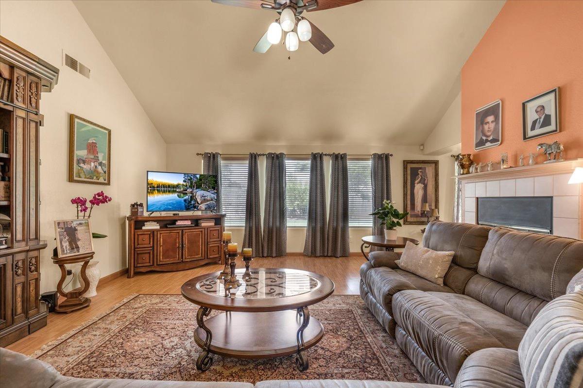 6305 N Marty Ave, Fresno, CA 93711