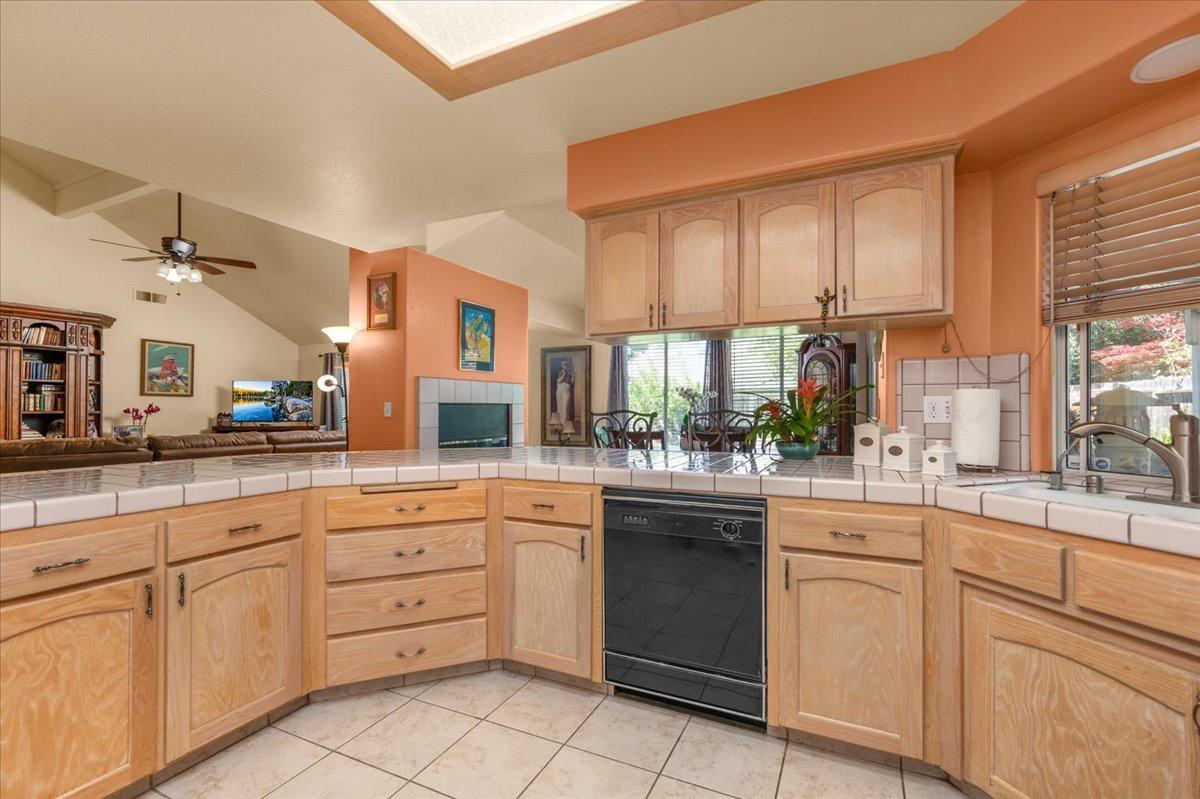 6305 N Marty Ave, Fresno, CA 93711