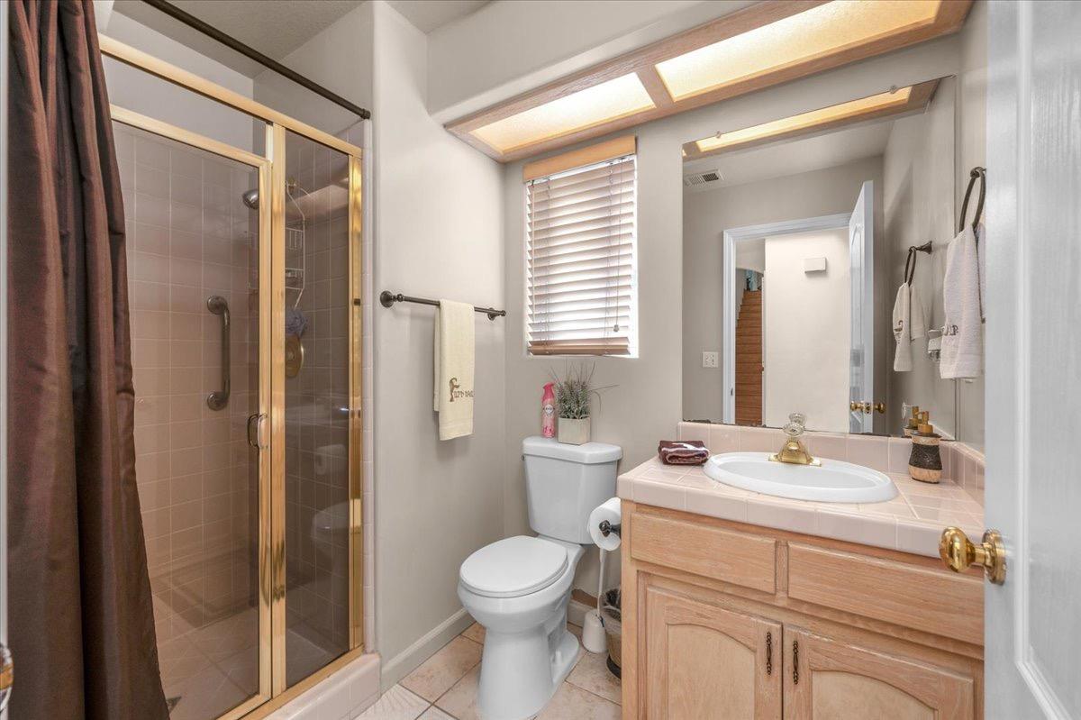 6305 N Marty Ave, Fresno, CA 93711