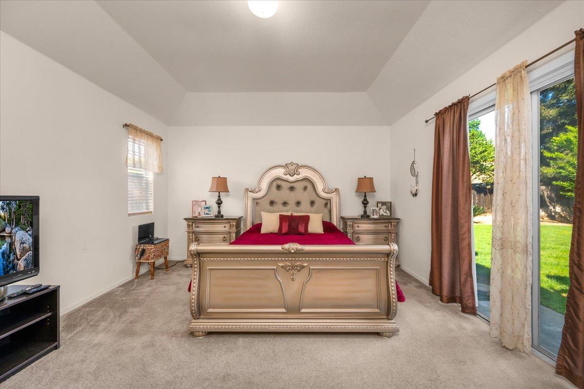 6305 N Marty Ave, Fresno, CA 93711