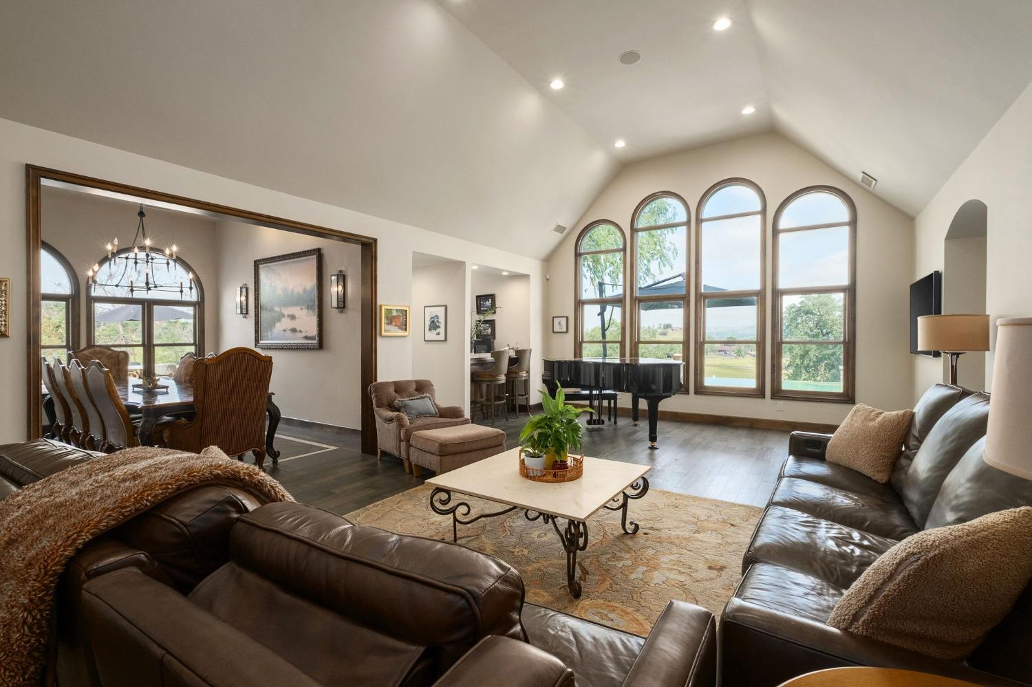 17159 Coyote Pass Ln, Clovis, CA 93619