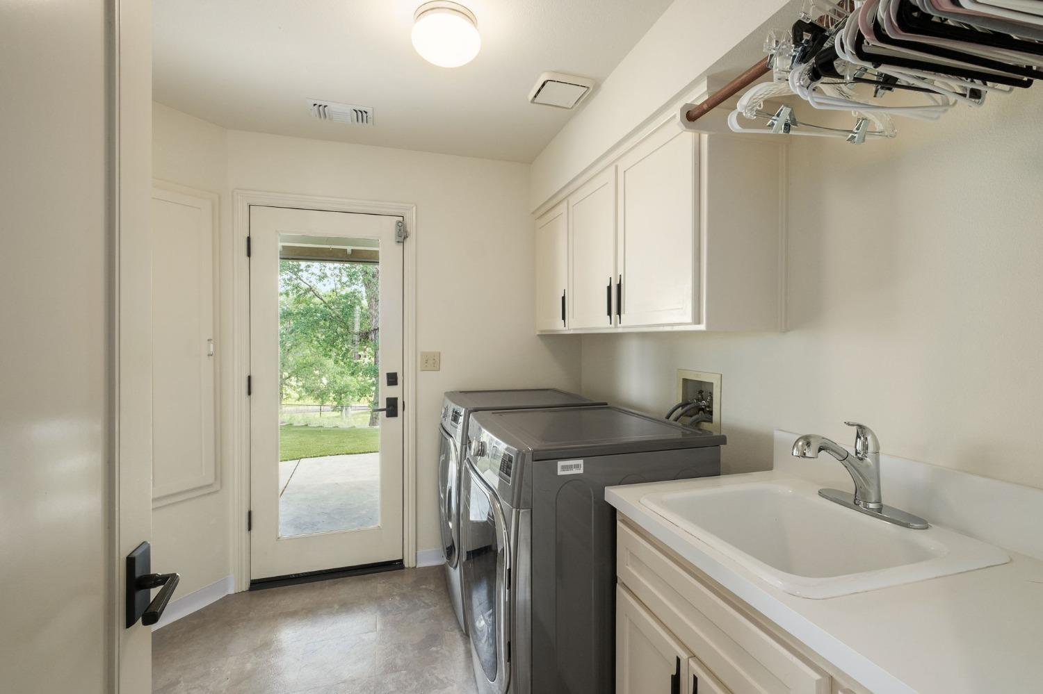 17159 Coyote Pass Ln, Clovis, CA 93619