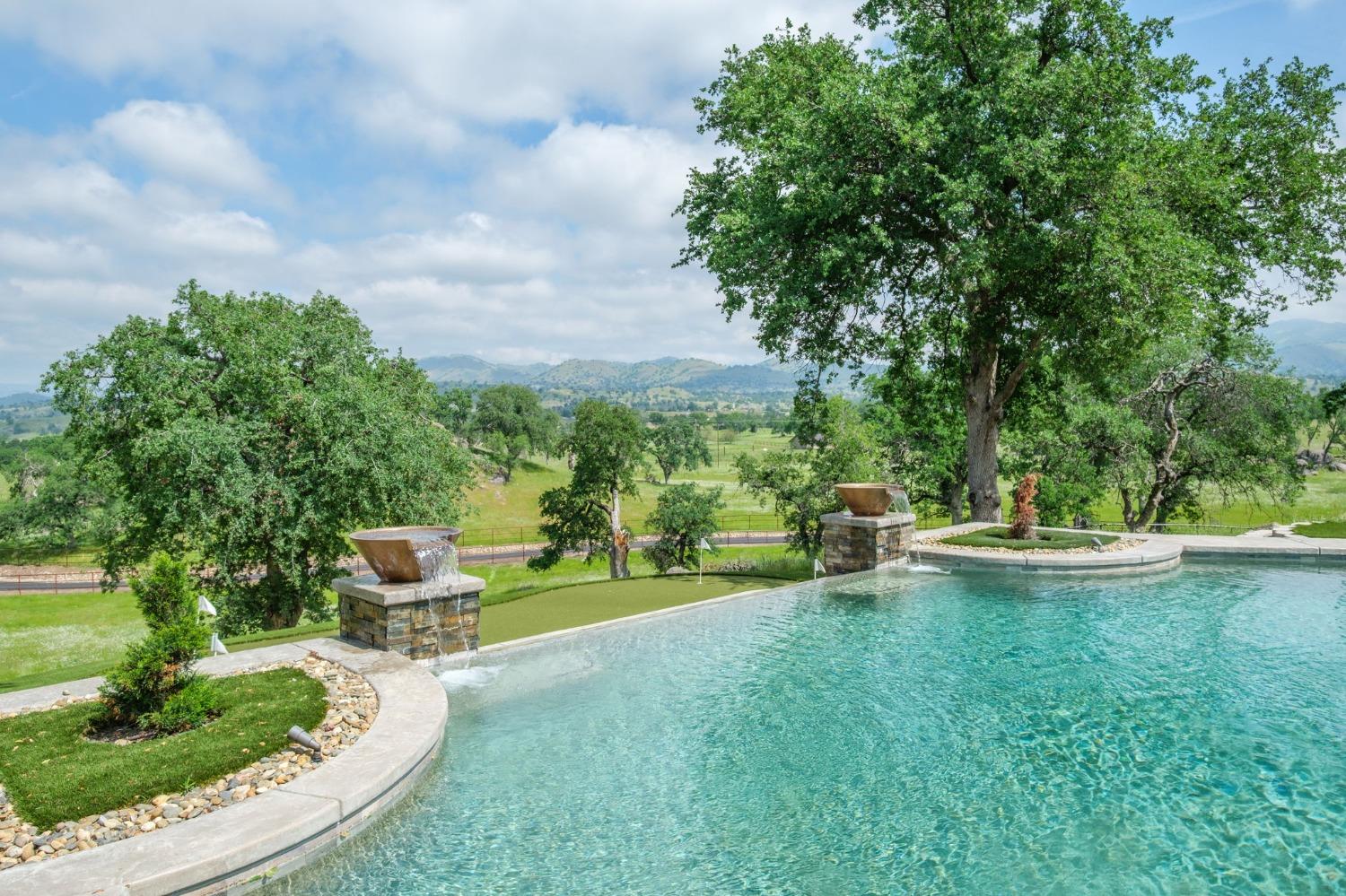 17159 Coyote Pass Ln, Clovis, CA 93619