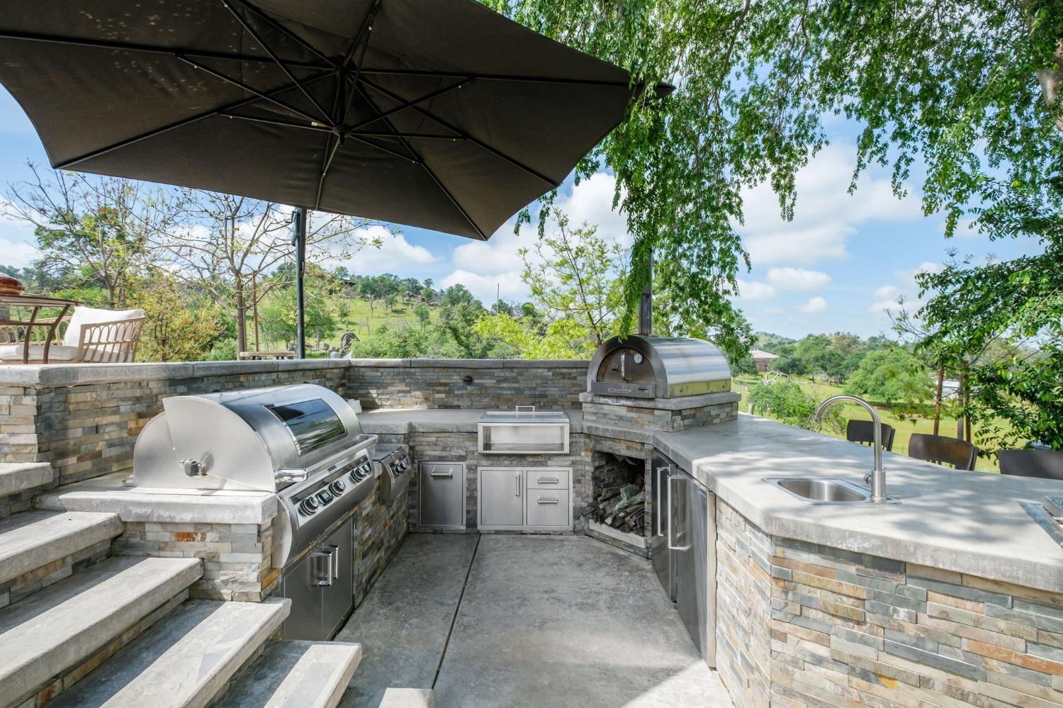 17159 Coyote Pass Ln, Clovis, CA 93619