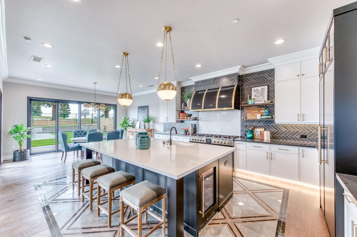 11417 N Portofino Dr, Fresno, CA 93730