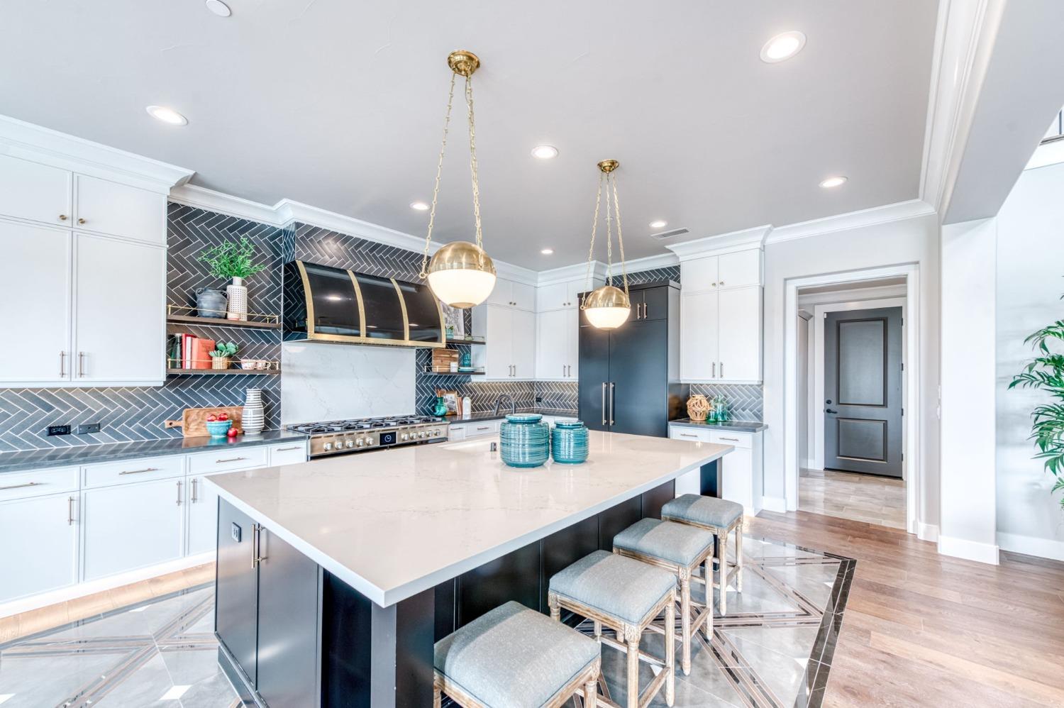 11417 N Portofino Dr, Fresno, CA 93730