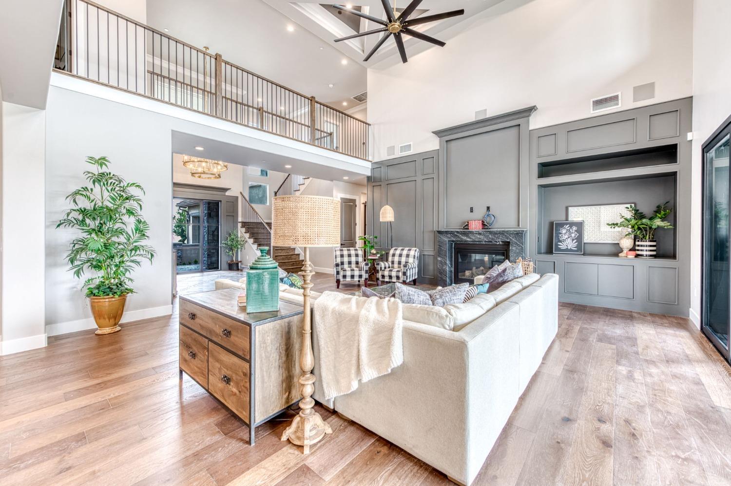 11417 N Portofino Dr, Fresno, CA 93730