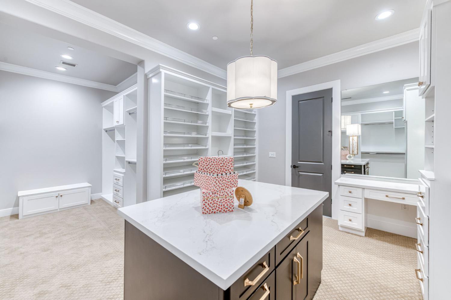 11417 N Portofino Dr, Fresno, CA 93730