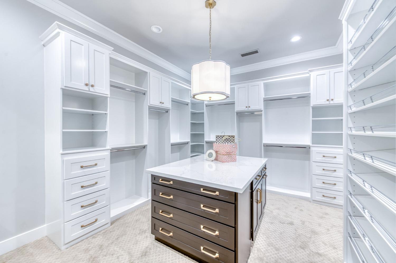 11417 N Portofino Dr, Fresno, CA 93730