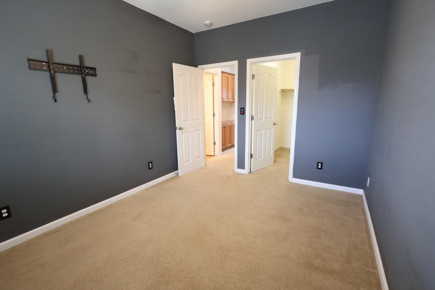 7369 E Garland Ave, Fresno, CA 93737