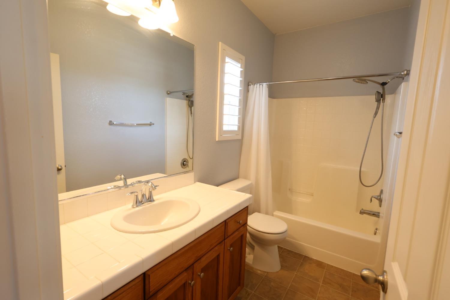 7369 E Garland Ave, Fresno, CA 93737