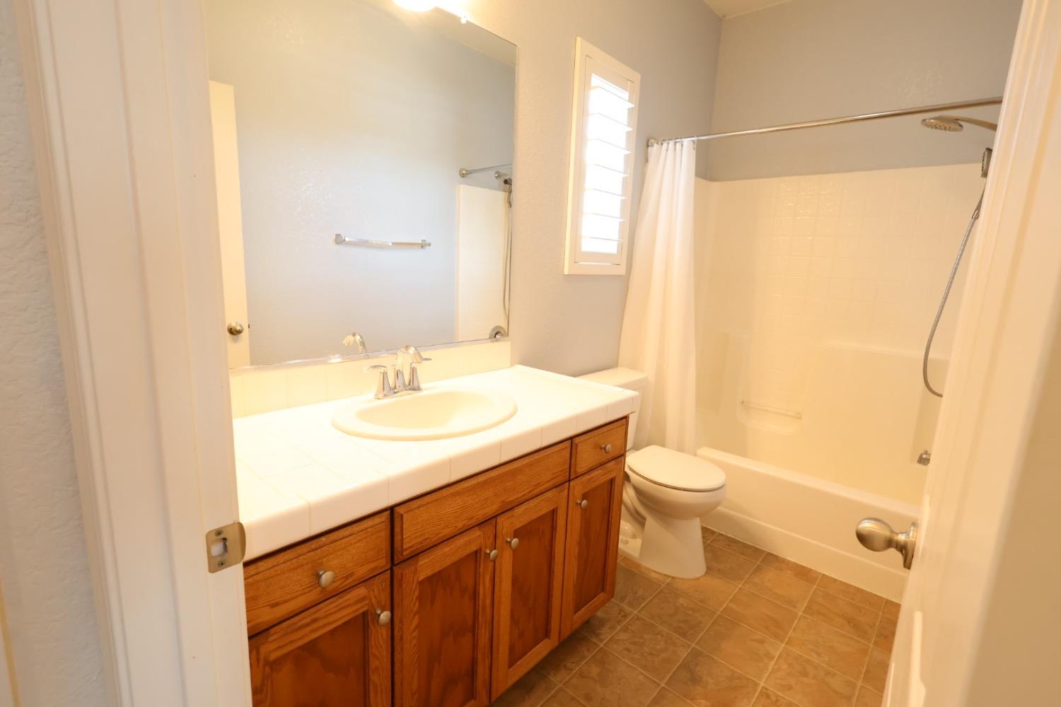 7369 E Garland Ave, Fresno, CA 93737