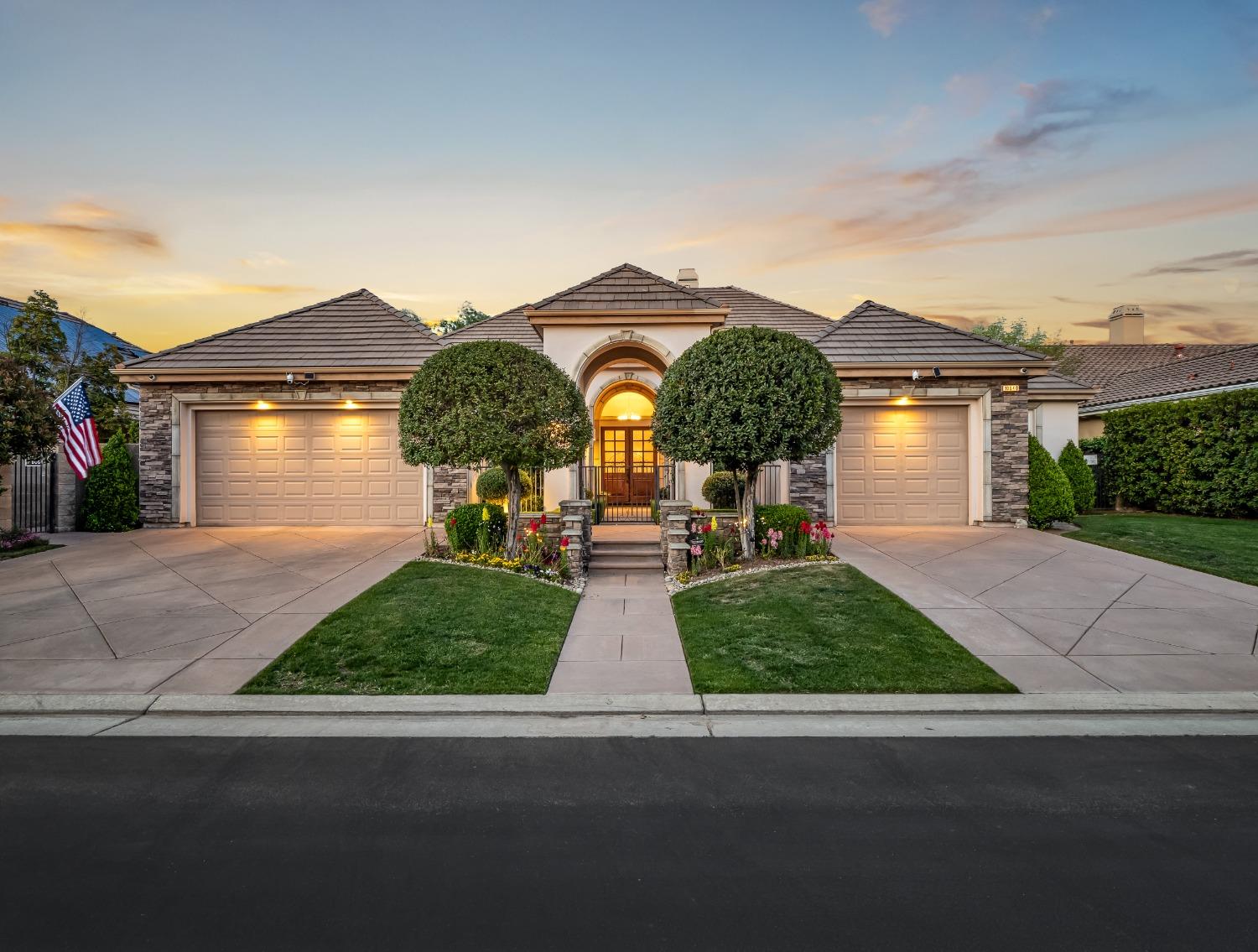 10640 N Old Course Dr, Fresno, CA 93730