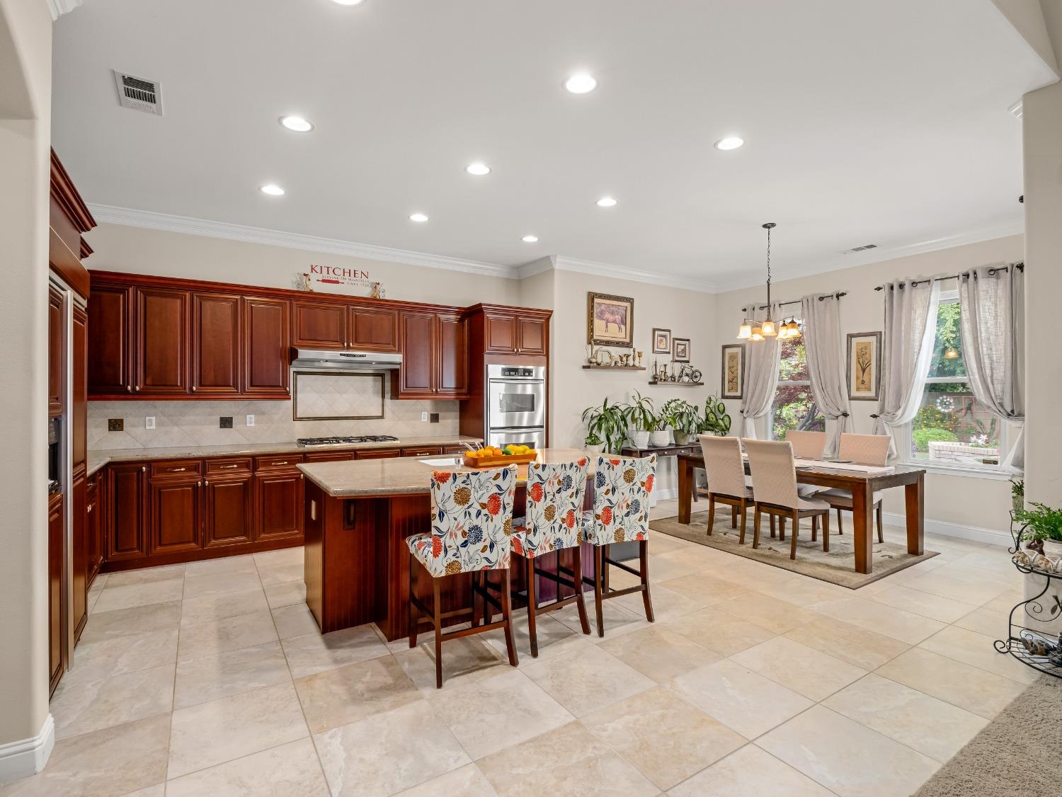 10640 N Old Course Dr, Fresno, CA 93730