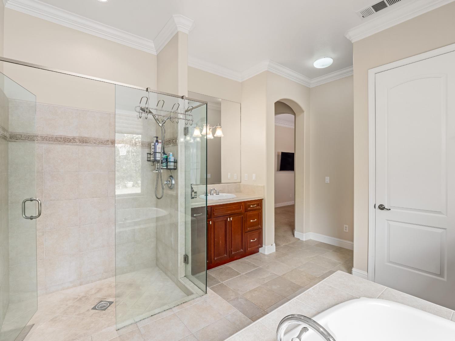 10640 N Old Course Dr, Fresno, CA 93730