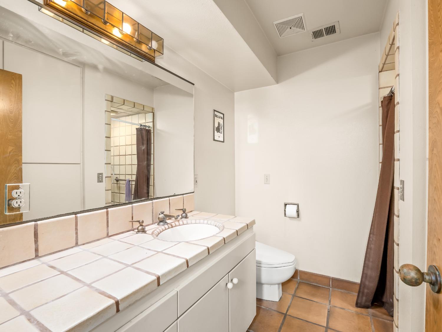 2414 Country Club Ln, Selma, CA 93662