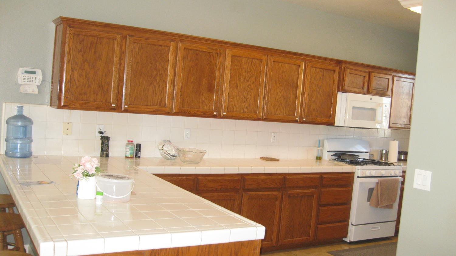 736 Carey Ave, Fowler, CA 93625