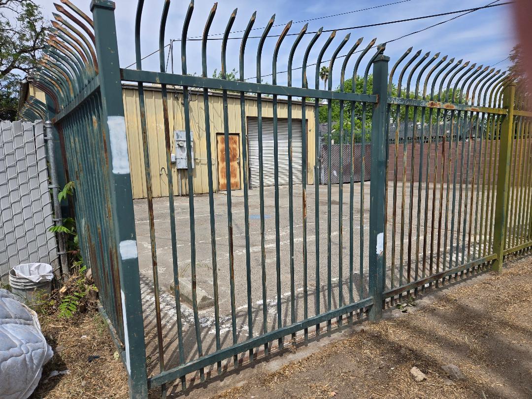 2024 E Lewis Ave, Fresno, CA 9370