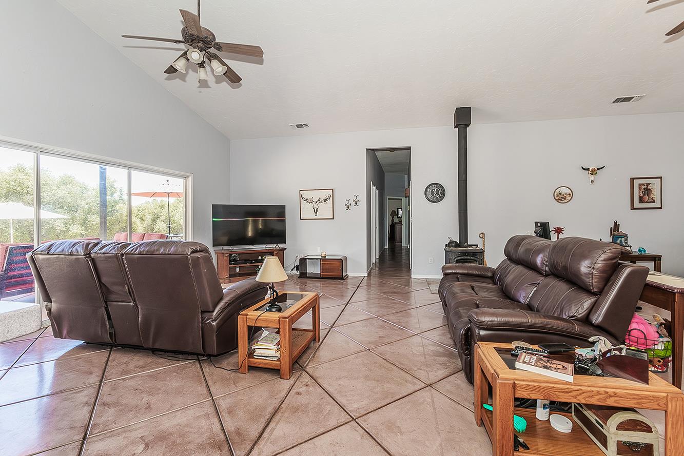 33477 Cottontail, Auberry, CA 93602