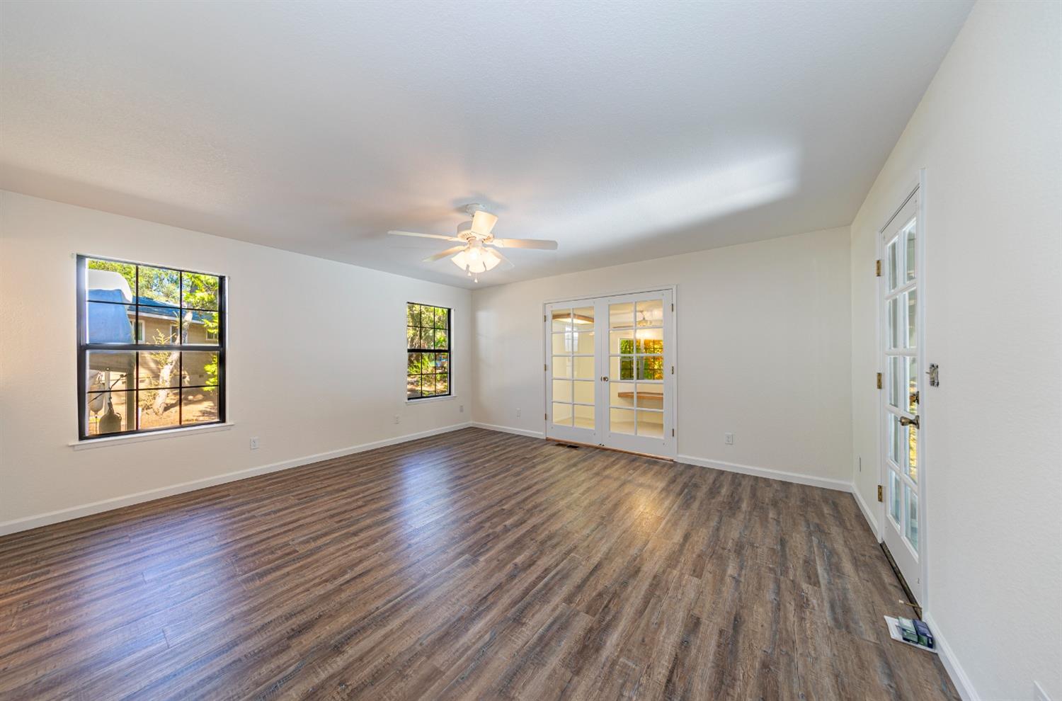 51192 Bon Veu Dr, Oakhurst, CA 93644