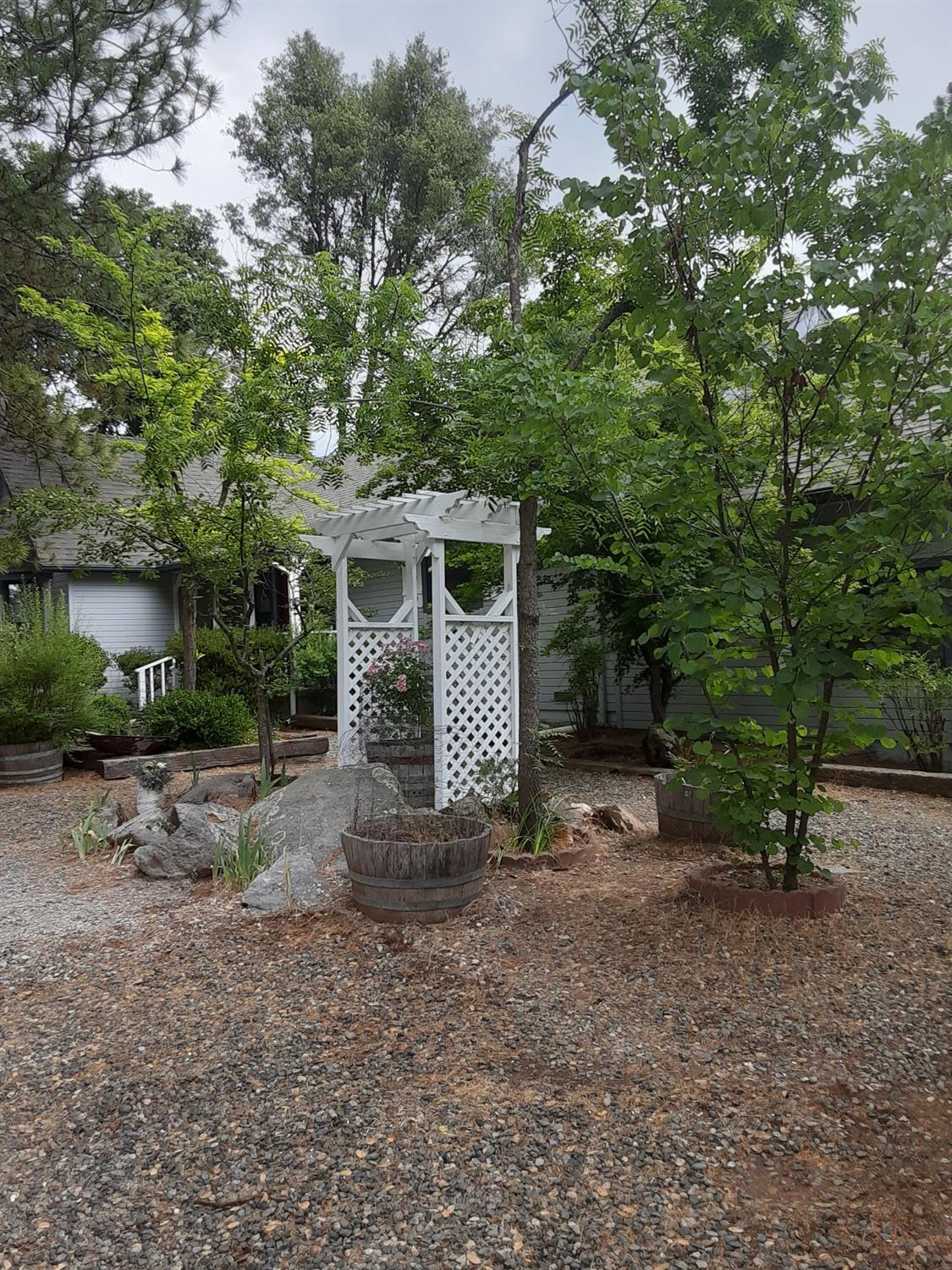 51192 Bon Veu Dr, Oakhurst, CA 93644