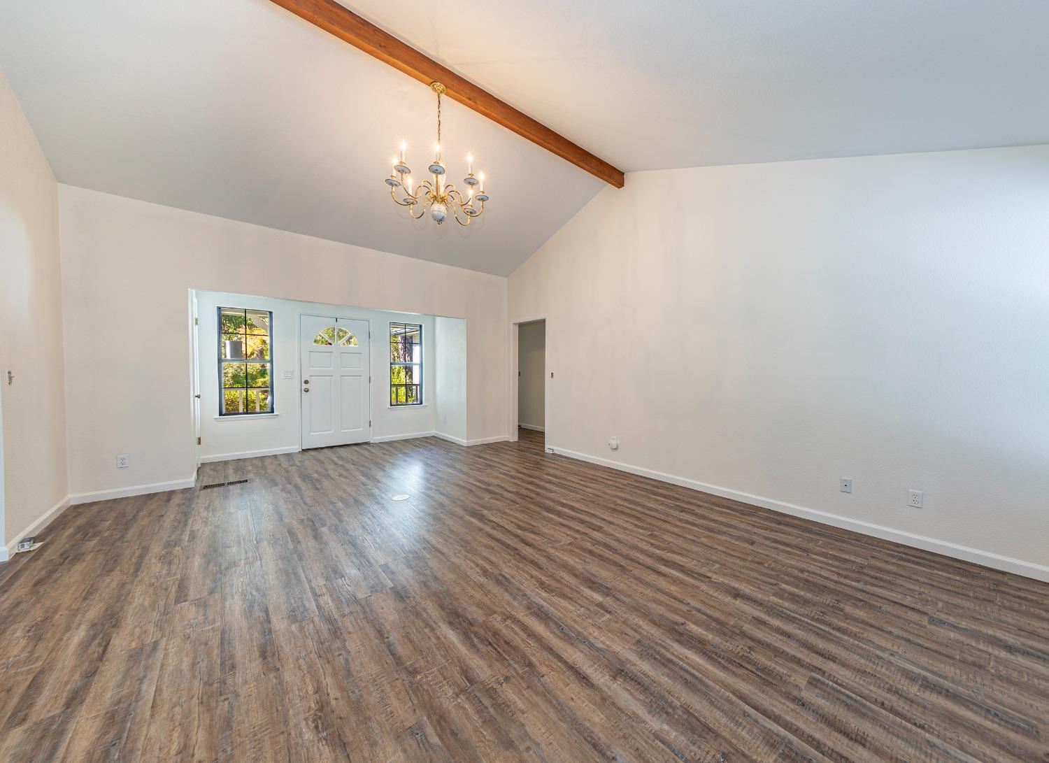 51192 Bon Veu Dr, Oakhurst, CA 93644