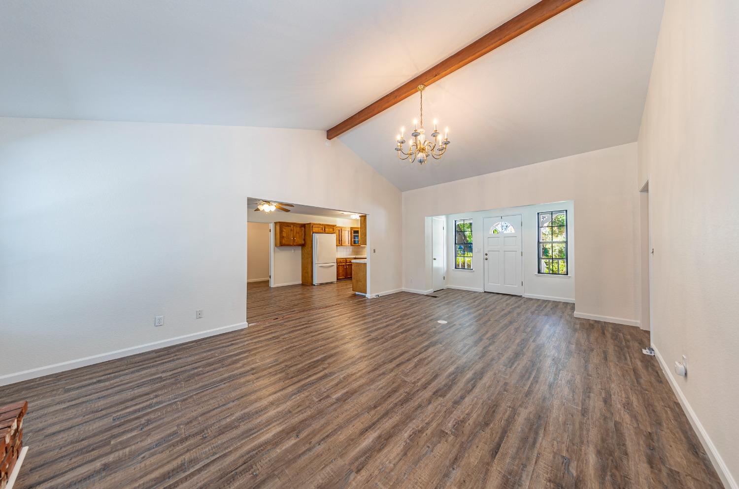 51192 Bon Veu Dr, Oakhurst, CA 93644